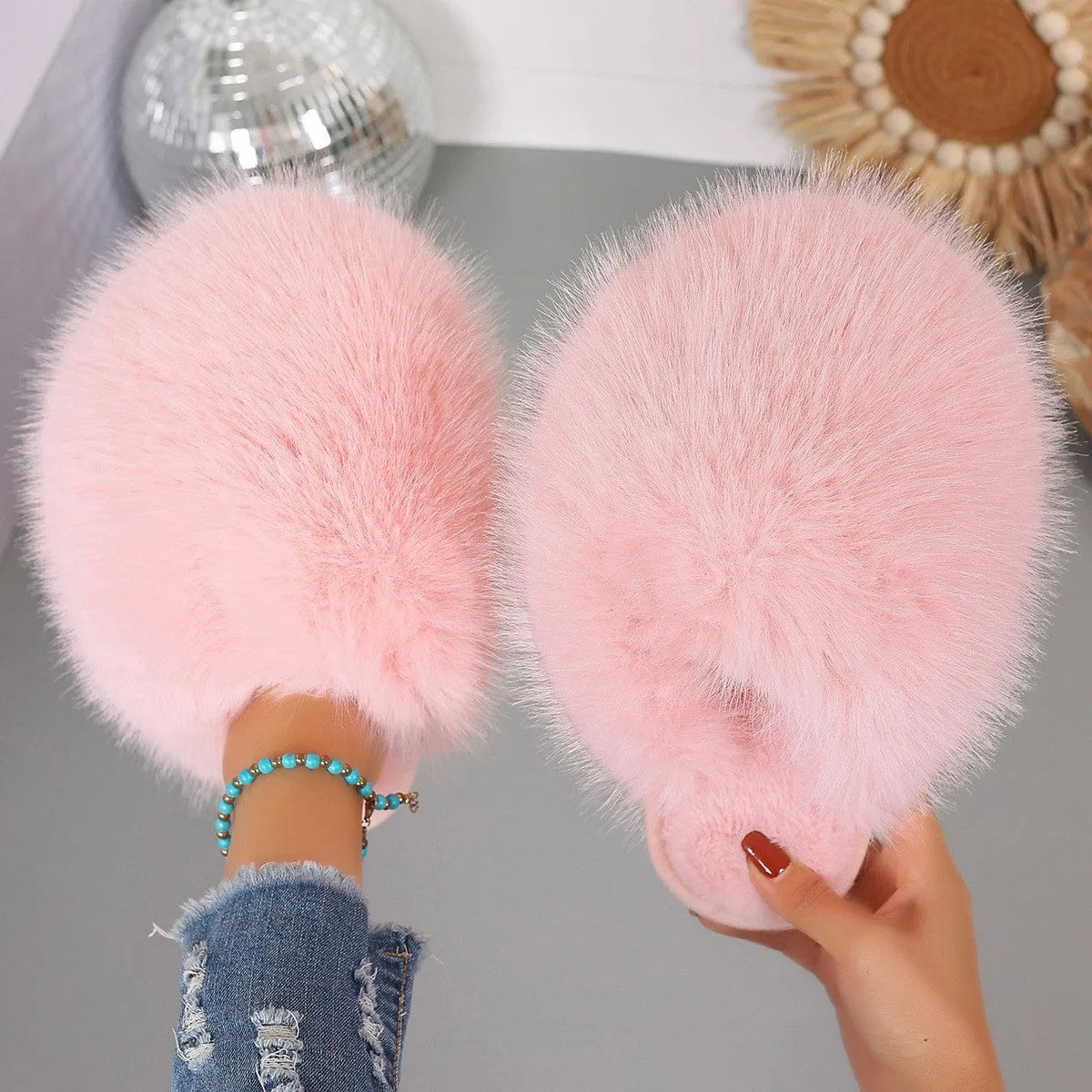 Thickened solid colour baotou slippers with plush upper and rubber sole, available in multiple colours and sizes for couples