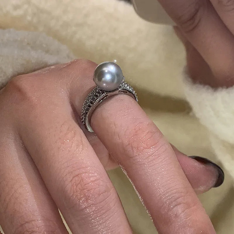 Adjustable opening geometric copper ring for women in black pearl or silver colour