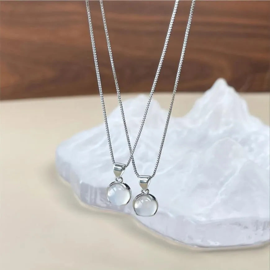 Korean-style women's necklace with geometric artificial crystal pendant on adjustable box chain