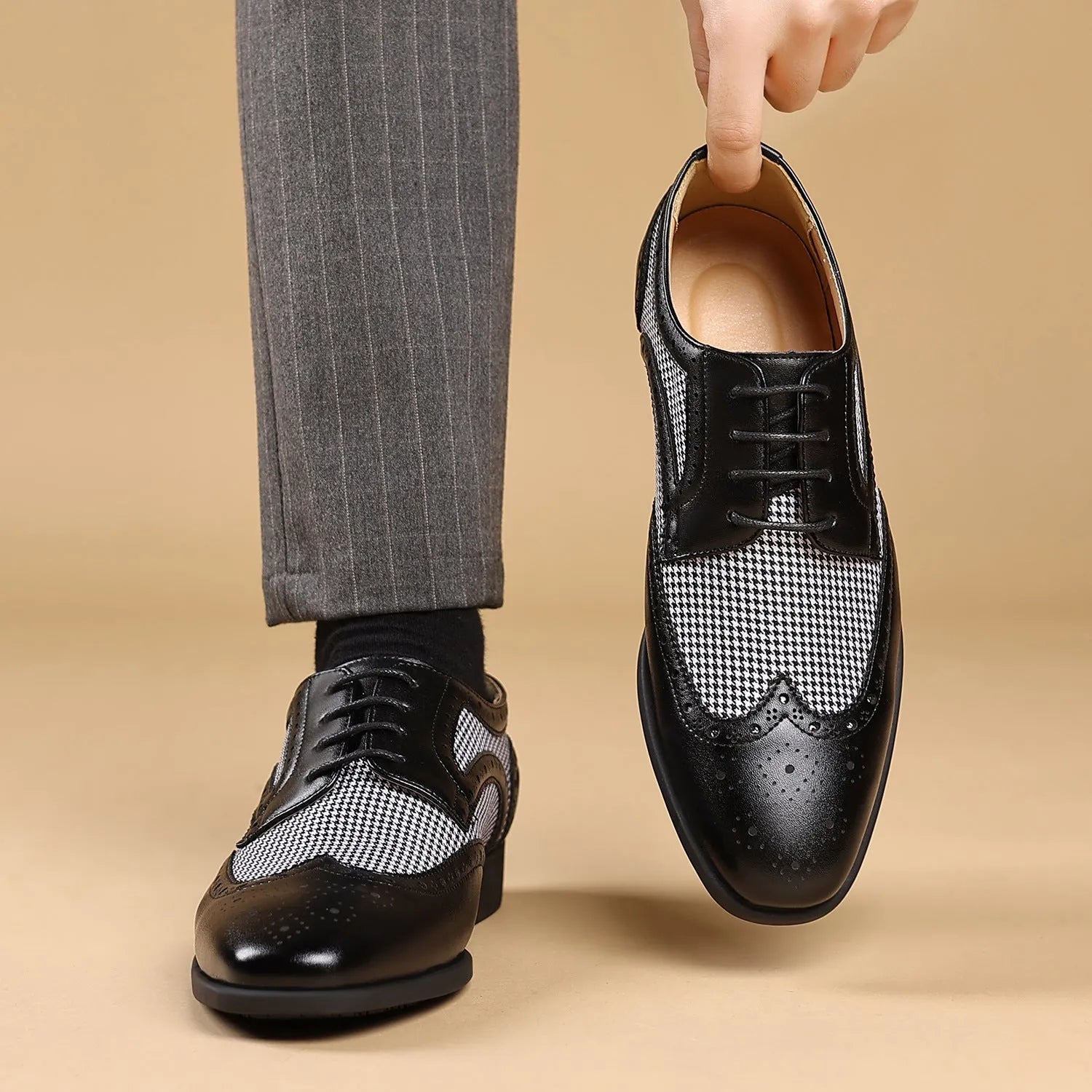 Men's casual plaid shoes with a square toe and lace-up front, in multiple colours.