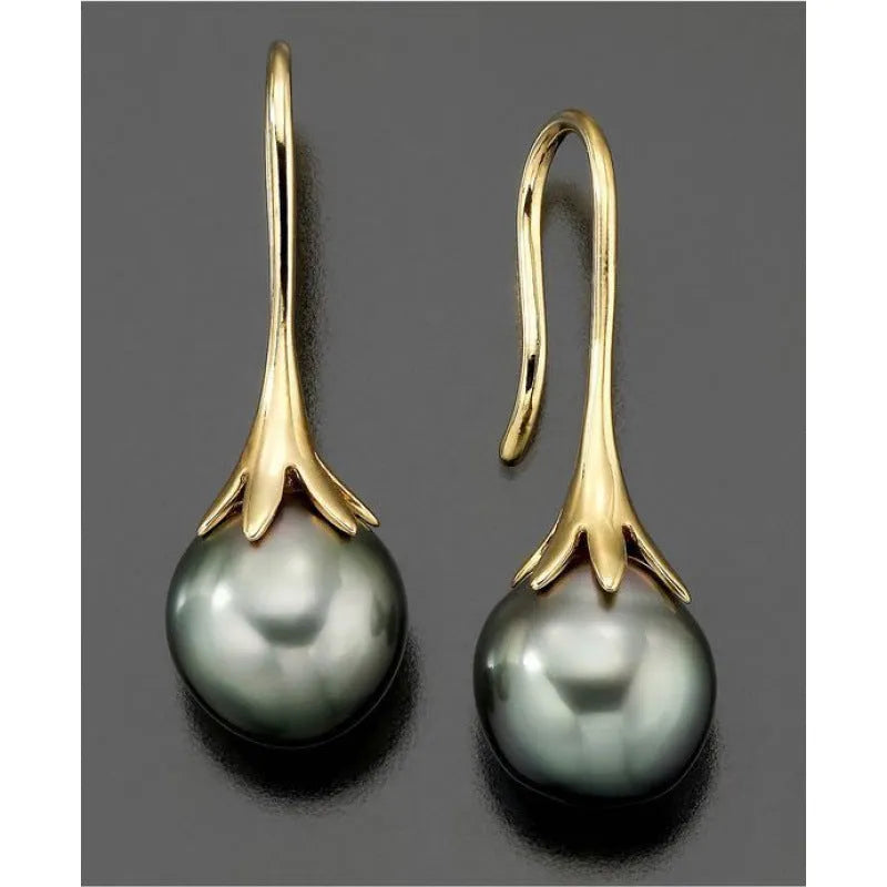 Women's retro fashion earrings in imitation gold electroplating finish
