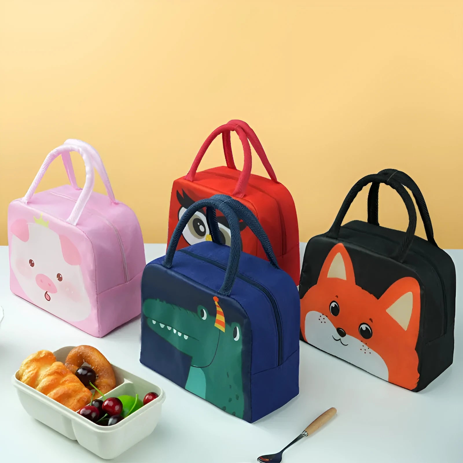 Children's insulated lunch box bag in cartoon design with aluminium foil insulation