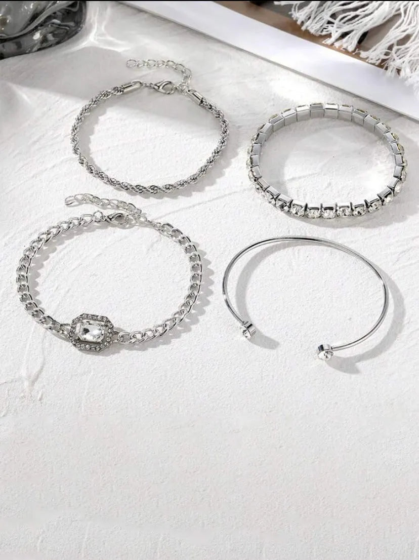 Women's retro geometric alloy jewelry set with square diamond chain design in gold and silver