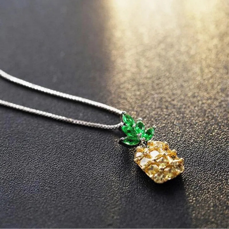 Korean fashion women's silver necklace with geometric pineapple design and diamond-inspired details