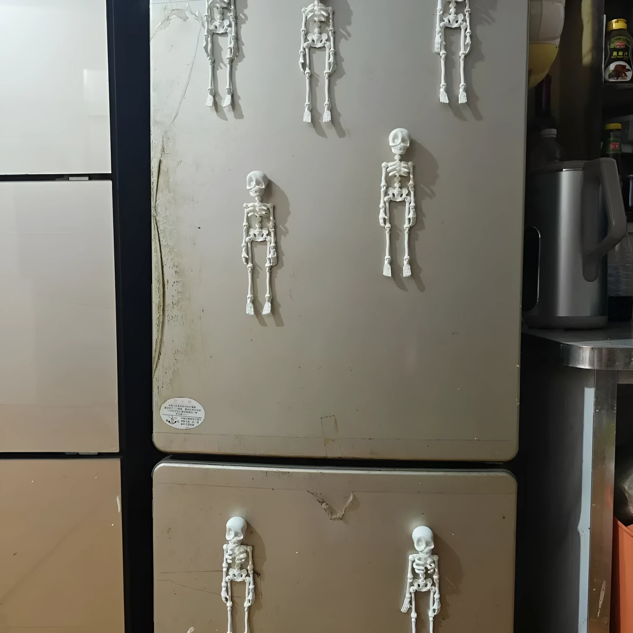 3D printed PLA skull refrigerator magnet ornament in modern art style, 18cm high