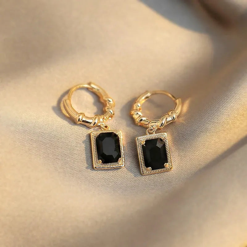 Geometric quadrilateral copper earrings with black zircon setting in French court retro style
