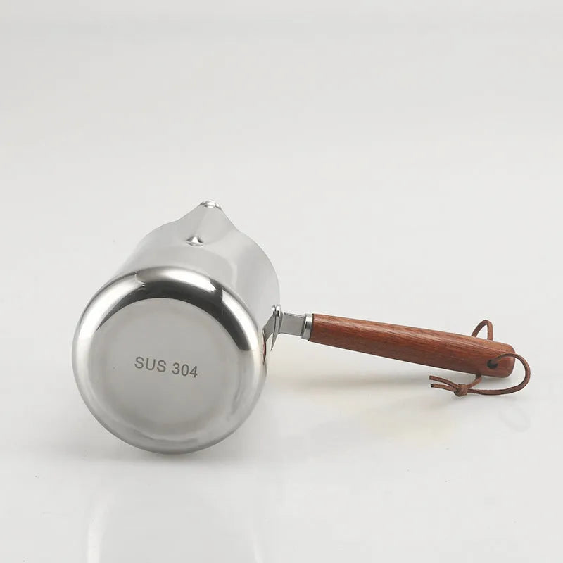Stainless steel garland coffee cup with wooden handle and measuring scale for latte art