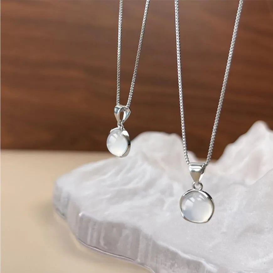 Korean-style women's necklace with geometric artificial crystal pendant on adjustable box chain