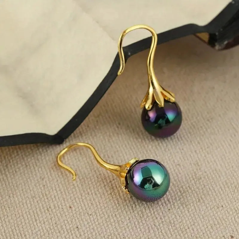 Women's retro fashion earrings in imitation gold electroplating finish