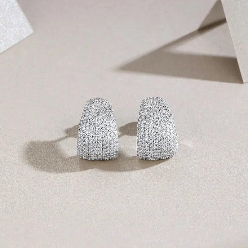 Geometric women's ear studs in S925 sterling silver with D-E colour moissanite stones