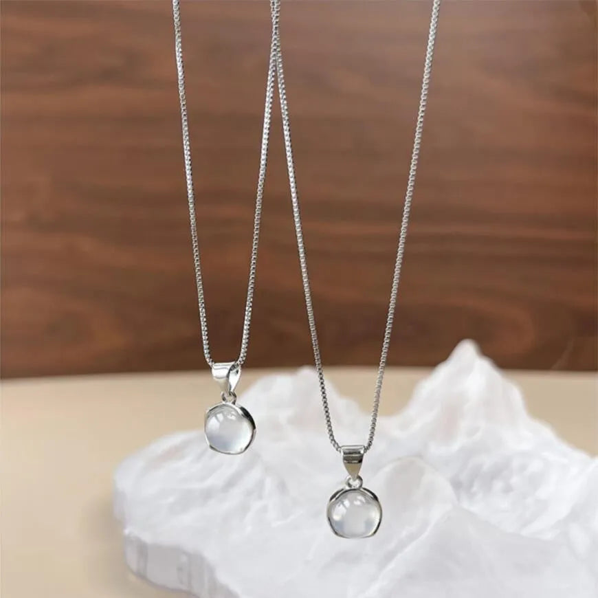 Korean-style women's necklace with geometric artificial crystal pendant on adjustable box chain