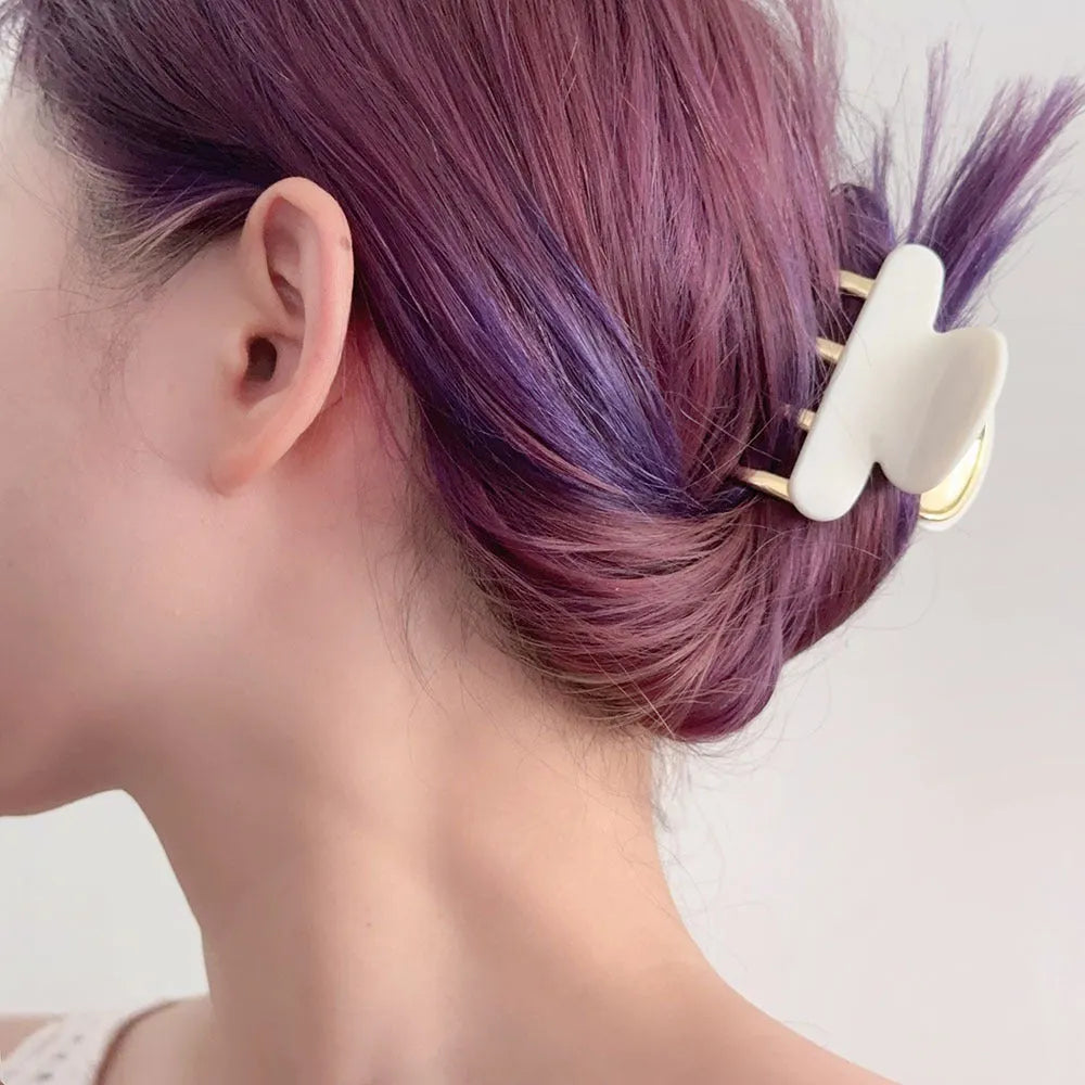 Women's medium metal grip hair barrettes in alloy acrylic with four colour options