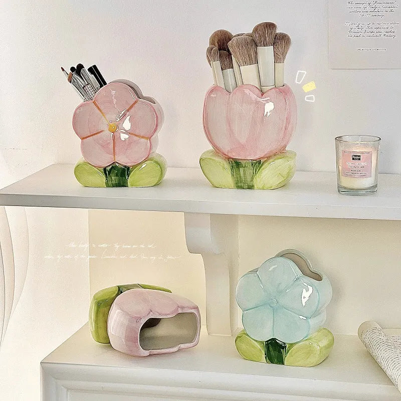 Ceramic flower pen holder storage box with floral pattern, dimensions 11.8x5.8x10 cm