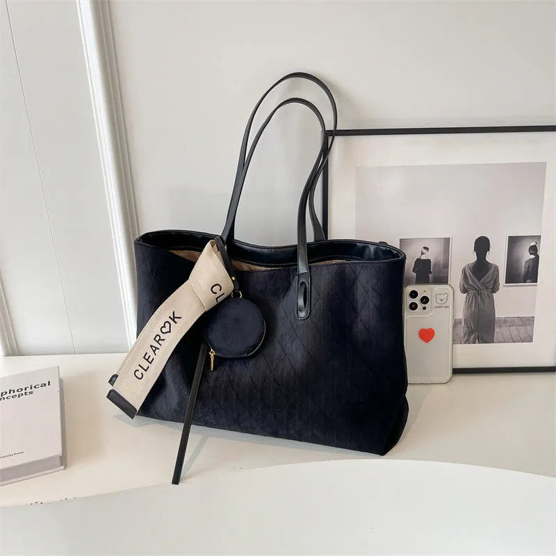 Large capacity polyester tote shoulder bag in horizontal square design with zipper compartment