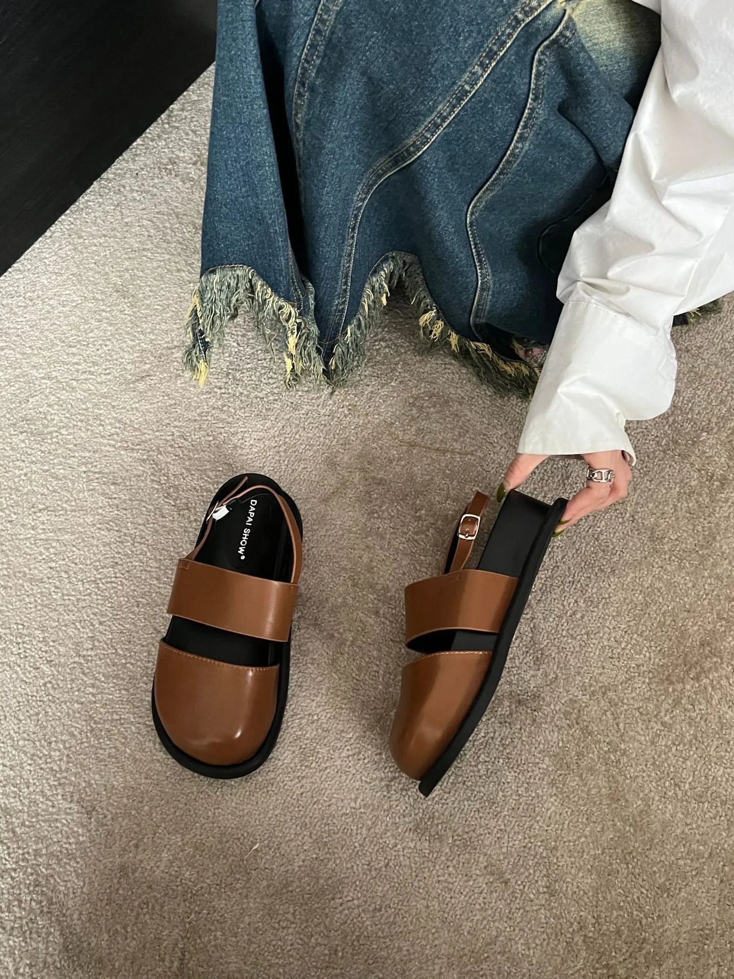 Korean retro sandals with closed toe design and adjustable ankle strap buckle