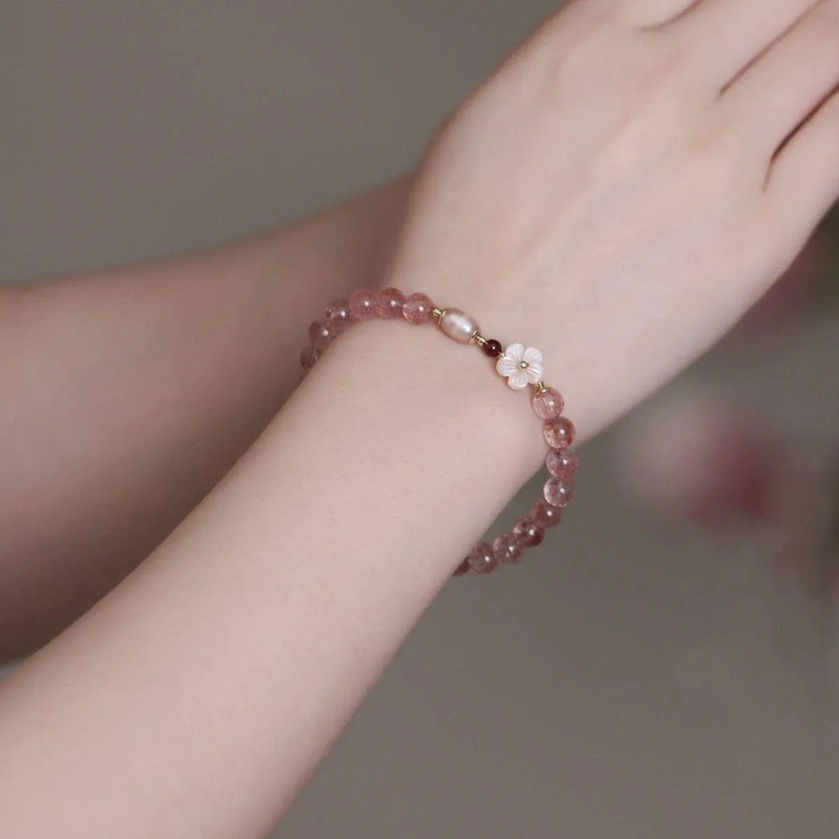 Strawberry quartz peach blossom crystal bracelet with adjustable length for women