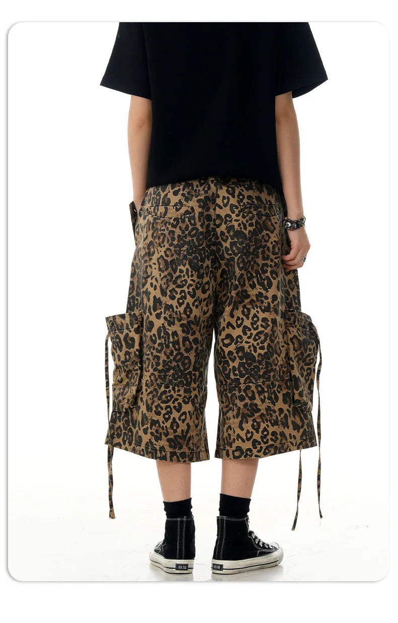 Leopard print cotton cropped pants with high waist and loose straight fit