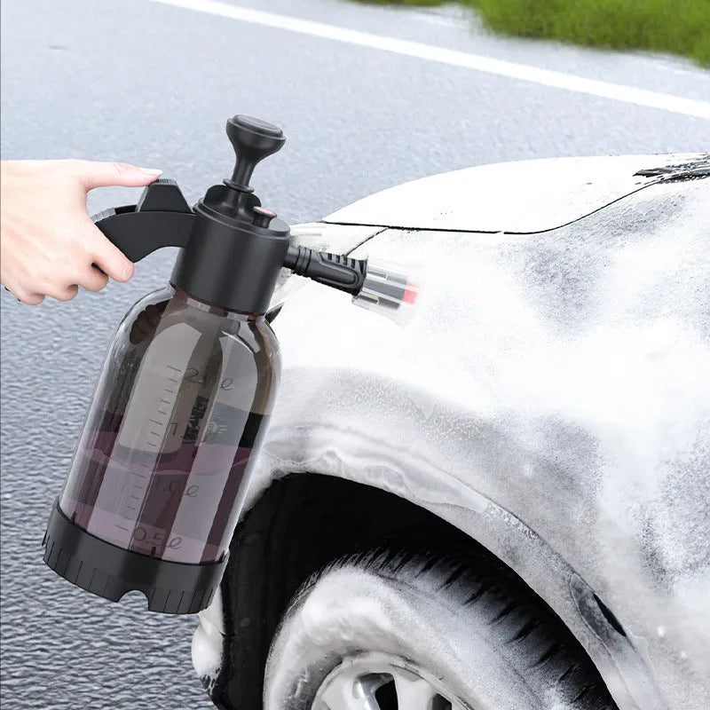 Black hand-held 2 litre foam sprayer watering can with comfortable handle for car washing and plant watering