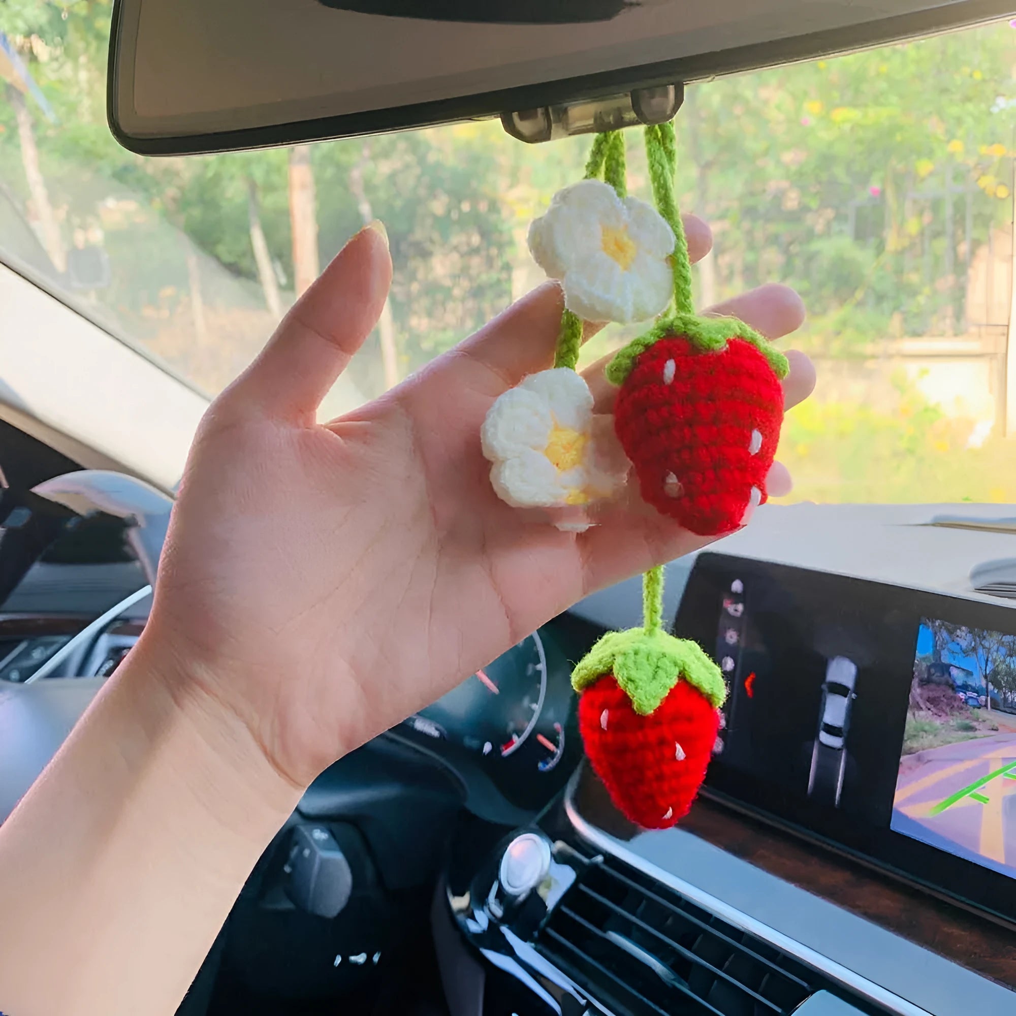 Handmade strawberry-shaped car pendant decoration made from woven cotton and hemp knitting wool