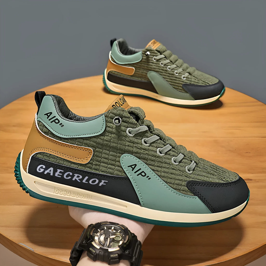 Men's grey and green lightweight mesh running shoes with round toe and lace-up front