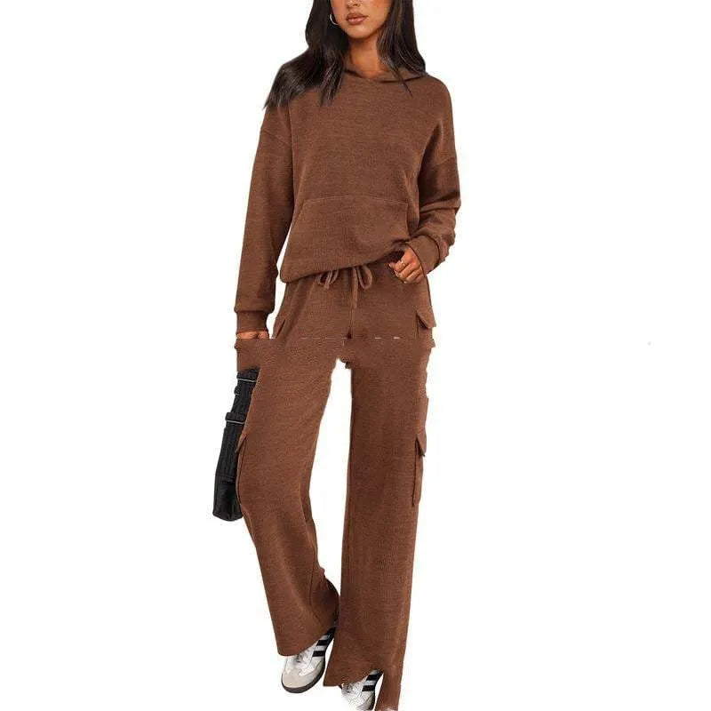Women's polyester sports leisure suit with regular sleeves and trousers in multiple colour options