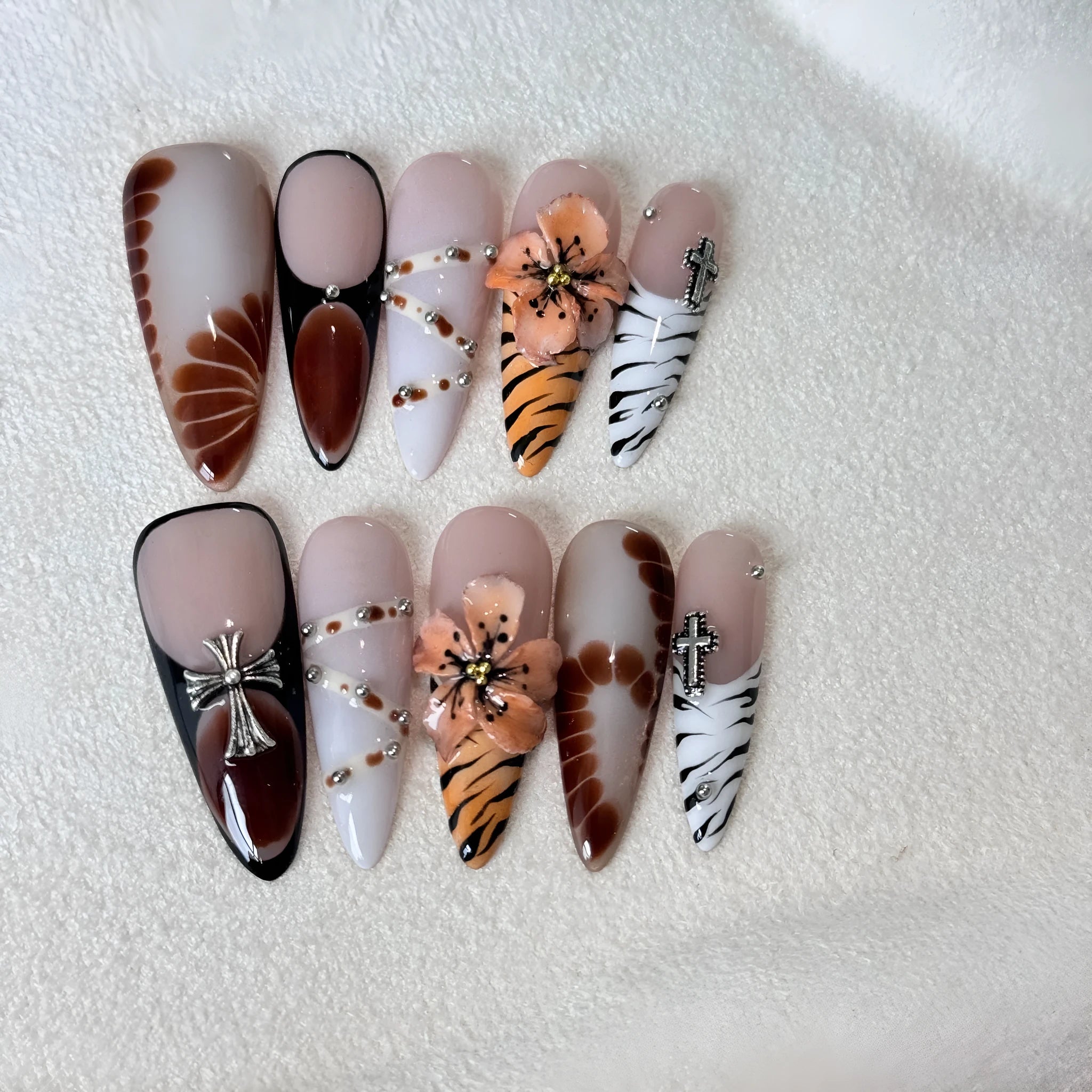 French style leopard print false nails with cross and flower patterns in four sizes