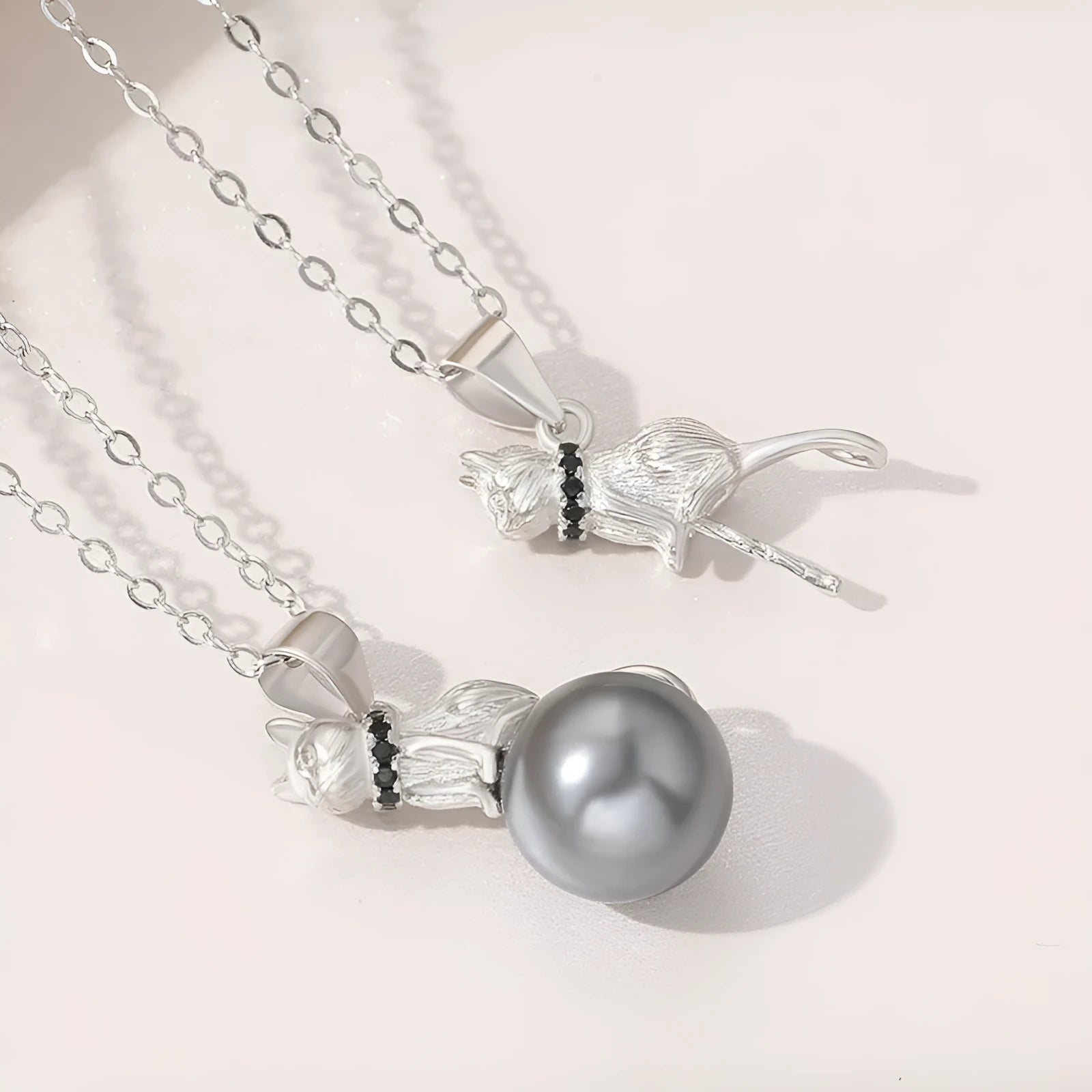 925 sterling silver cat pendant necklace with clavicle-length chain