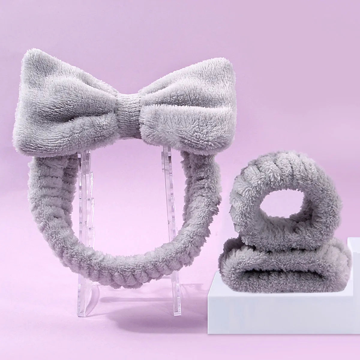 Facial brush set with coral fleece hair band and plastic handle in multiple colour options