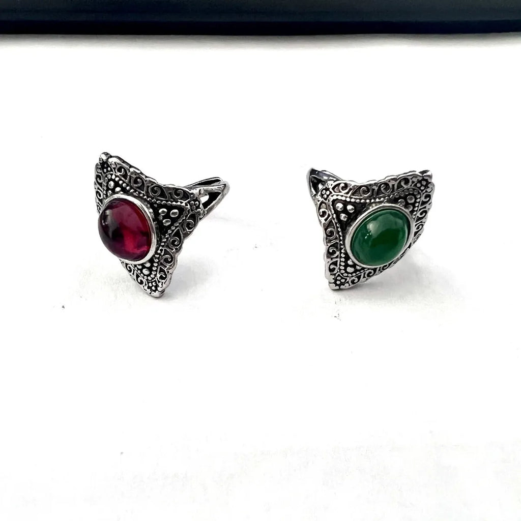 Retro adjustable zinc alloy ring in ruby colour with electroplating finish