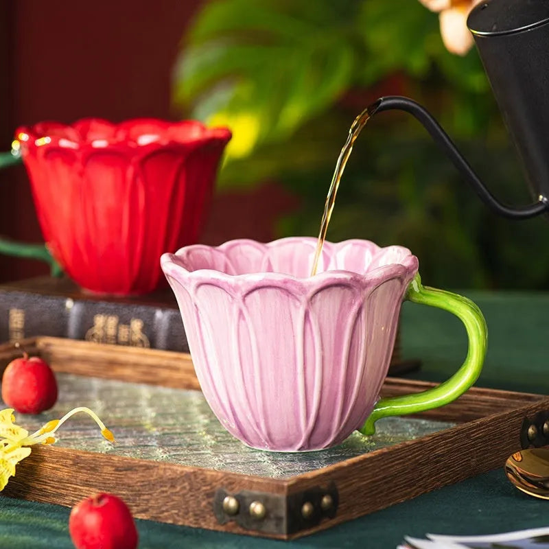 Ceramic breakfast cup with pastoral floral pattern design, 500ml capacity