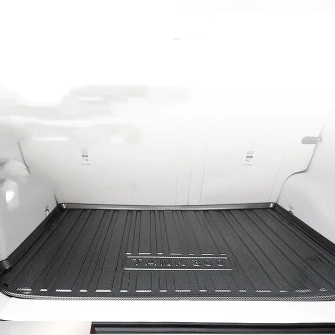 Black carbon fibre pattern TPE car boot liner protecting vehicle interior