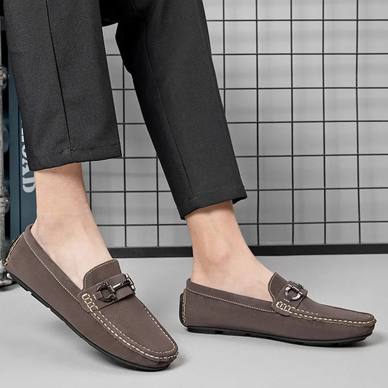 Men's casual round-toe leather shoes in black, brown, and beige colour options