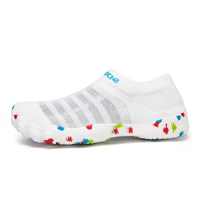 Men's flyknit fishing line water shoes in camouflage colours with rubber sole and front lace-up