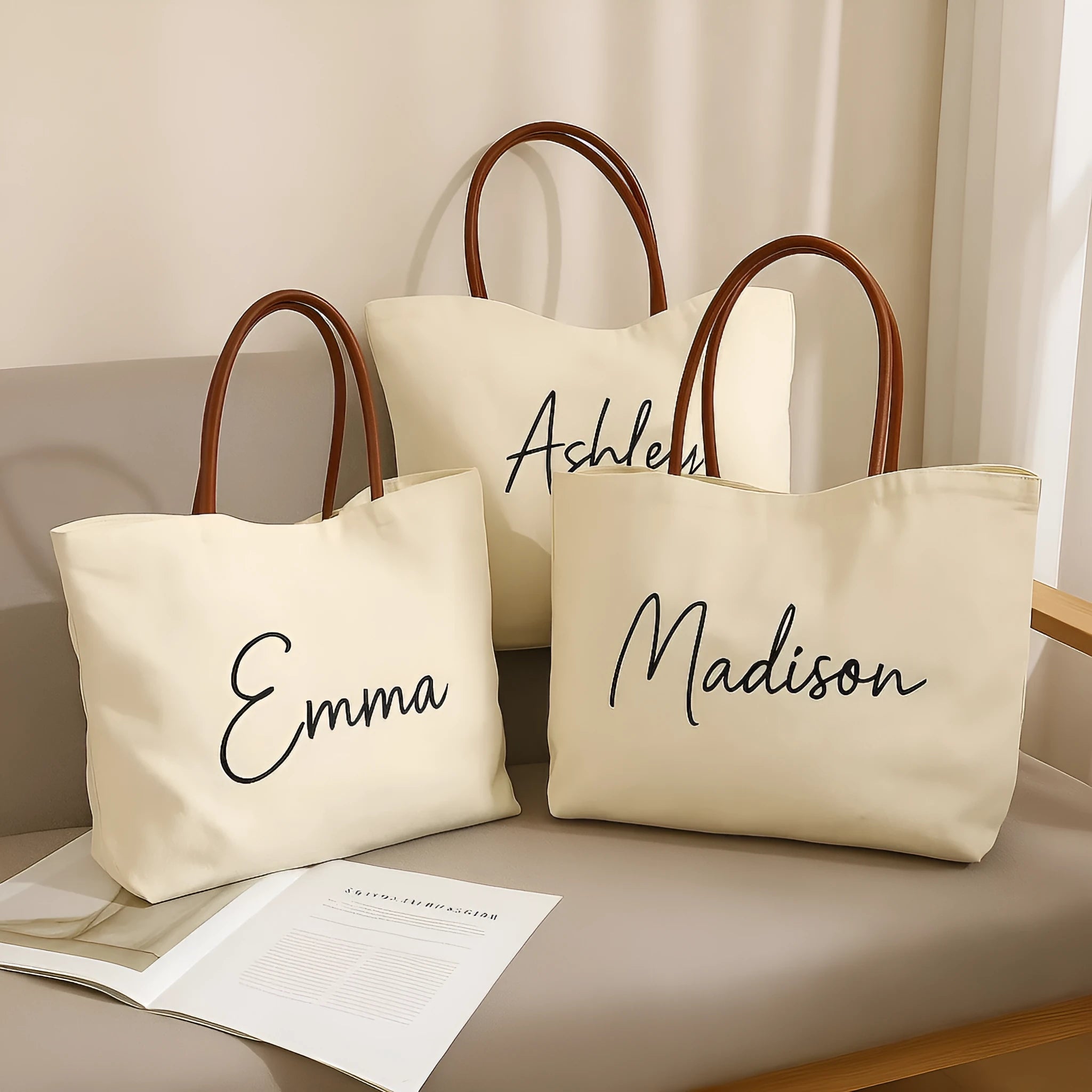 Natural cotton canvas tote bag with zip closure and double shoulder straps in beige white colour