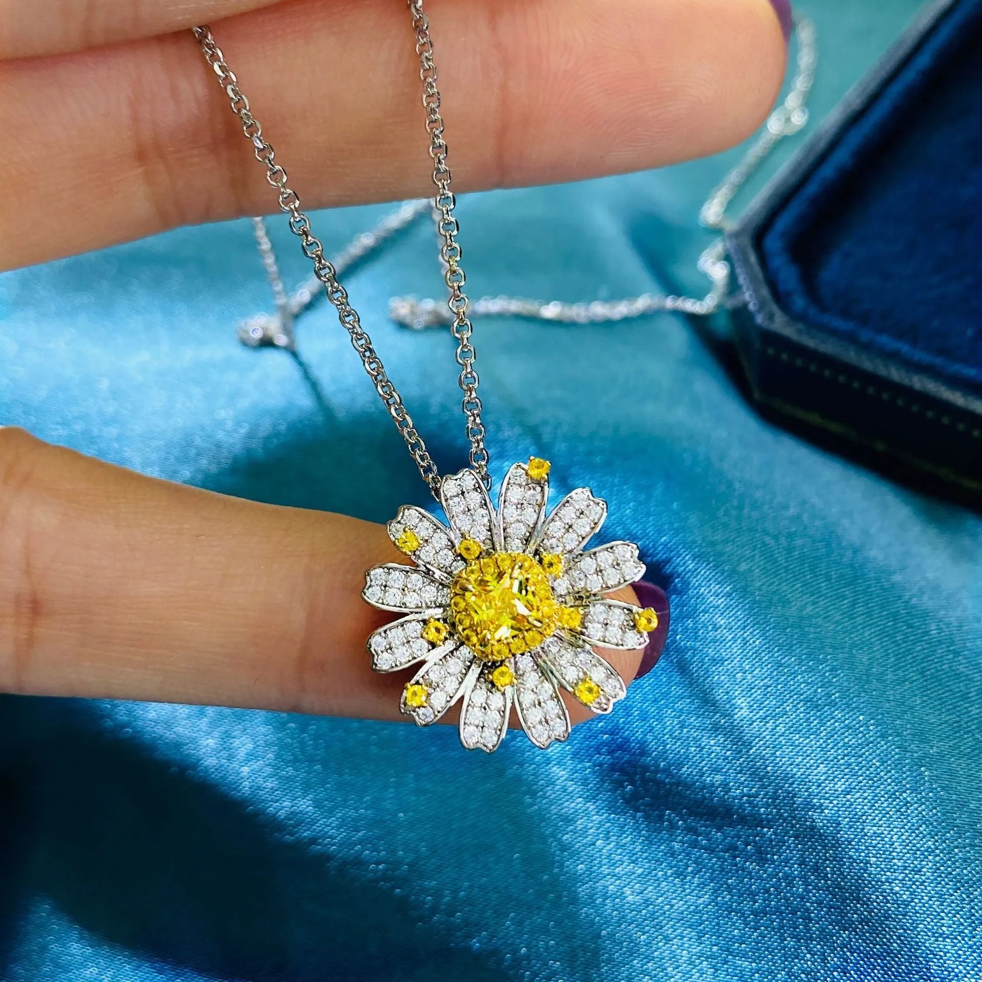 Women's fully-jewelled flower pendant necklace in yellow on silver chain