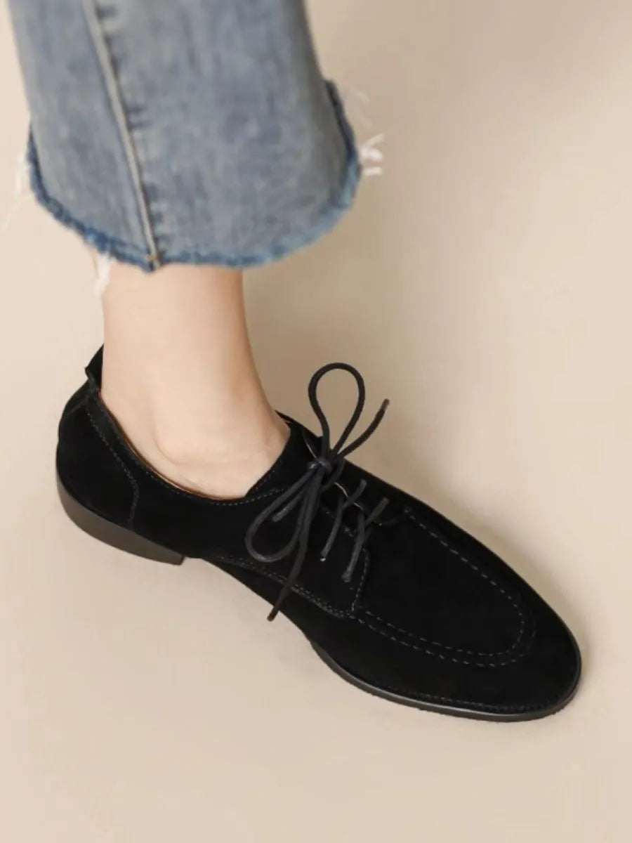Retro suede lace-up pumps for women, square toe, mid heel, black colour
