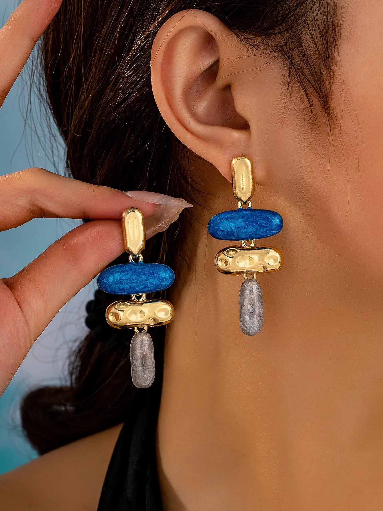 Geometry shape stud earrings with electroplated multicolour finish on zinc alloy