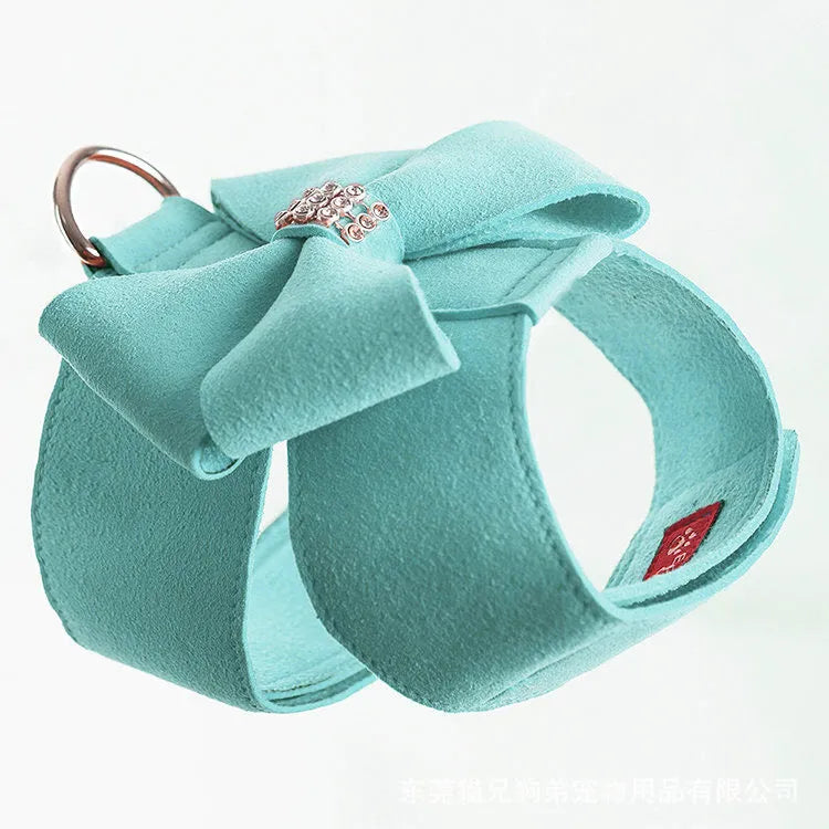 Puppy chest strap with bowknot accessory in microfiber material