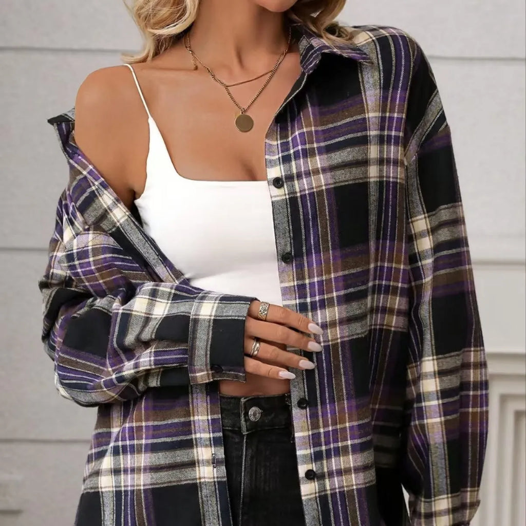 Women's loose fit casual plaid shirt in cotton fabric with long sleeves