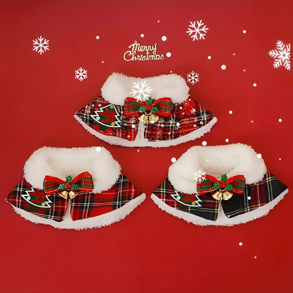 Polyester pet scarf for cat or dog in a Christmas pattern, shown in size M with 26-30cm length.