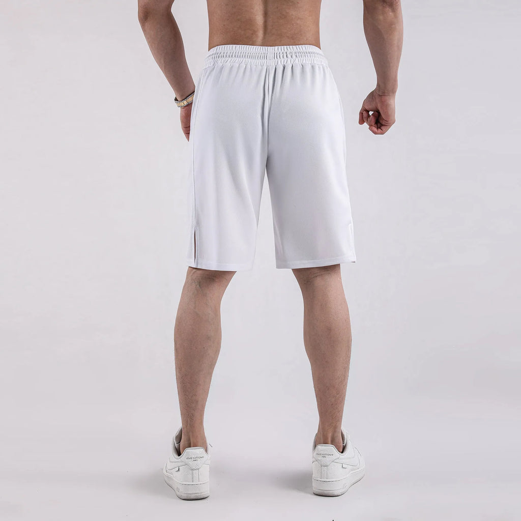 Men's white quick-drying mesh shorts with elastic waist and capri length for summer sports