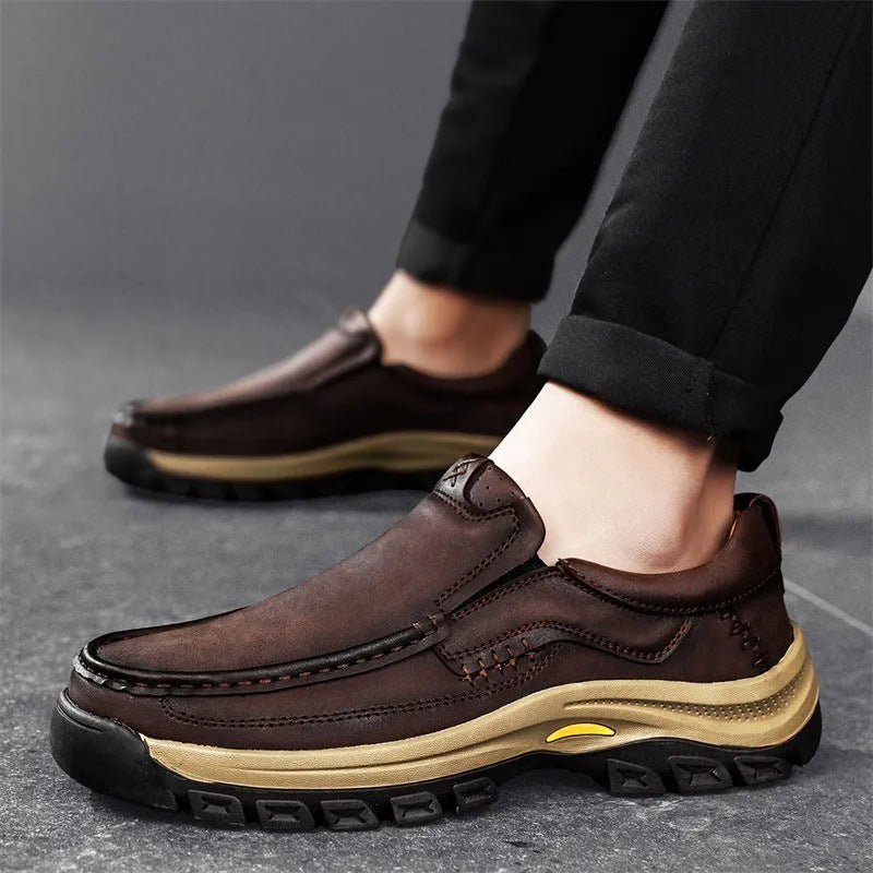 Men's black outdoor leather shoes with thick rubber soles and round toe for mountaineering