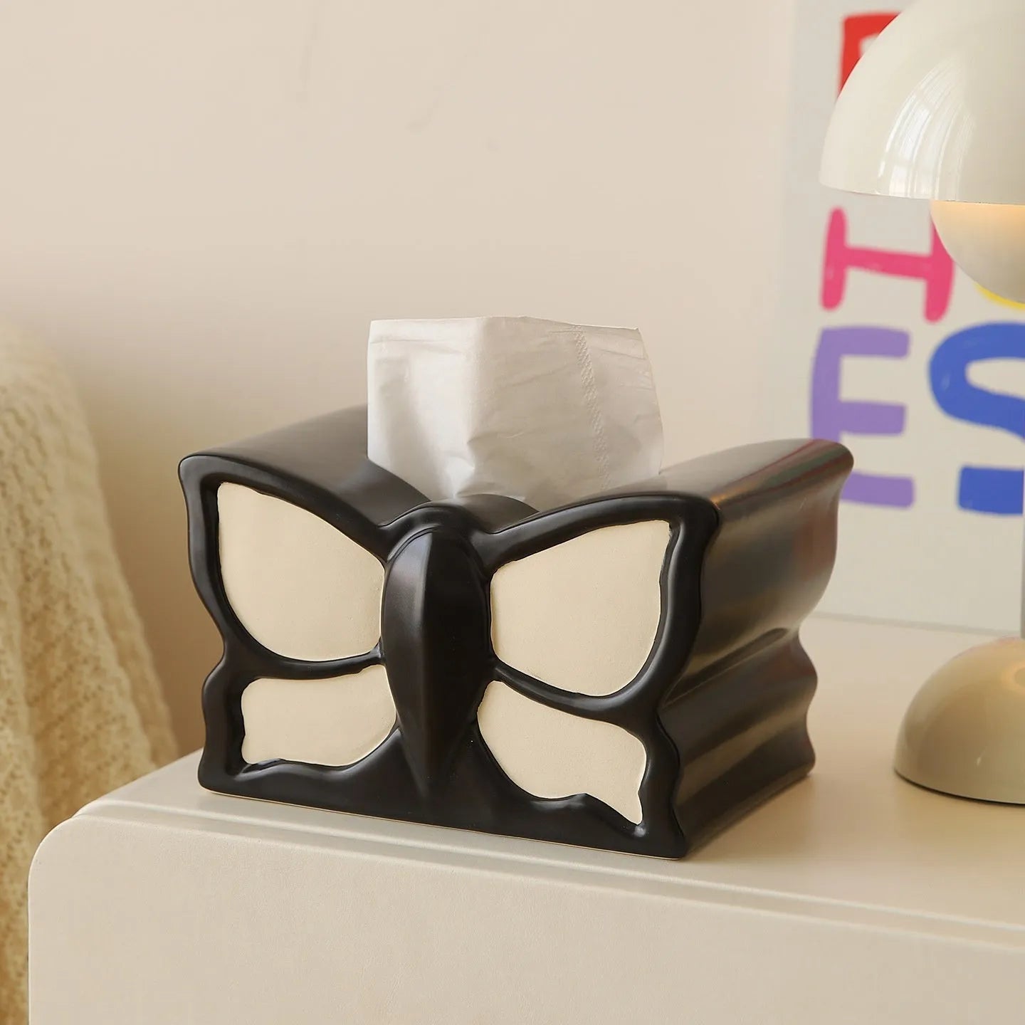 Butterfly design ceramic vase with built-in tissue box holder for living room