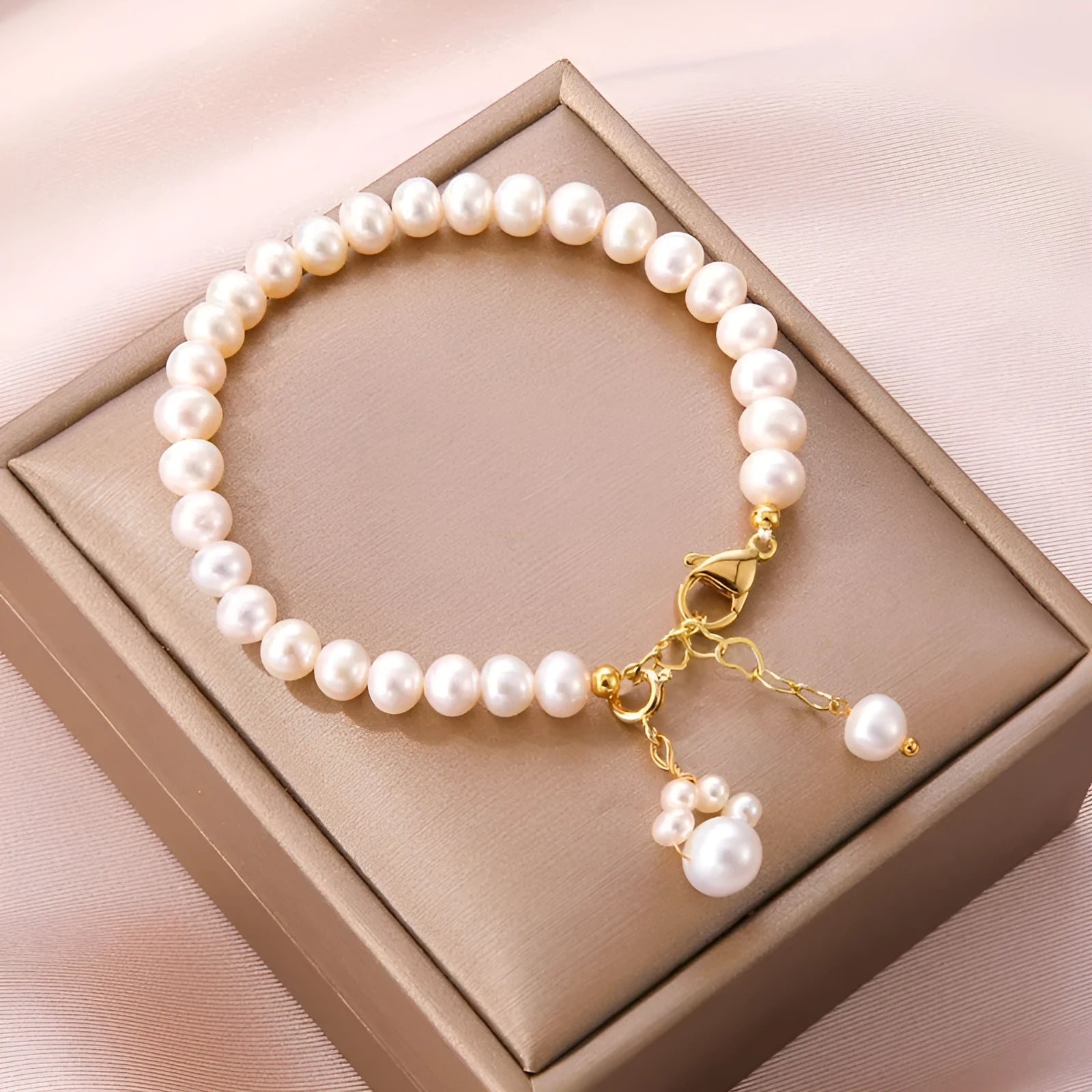 White freshwater pearl cat paw bracelet with electroplated finish for women