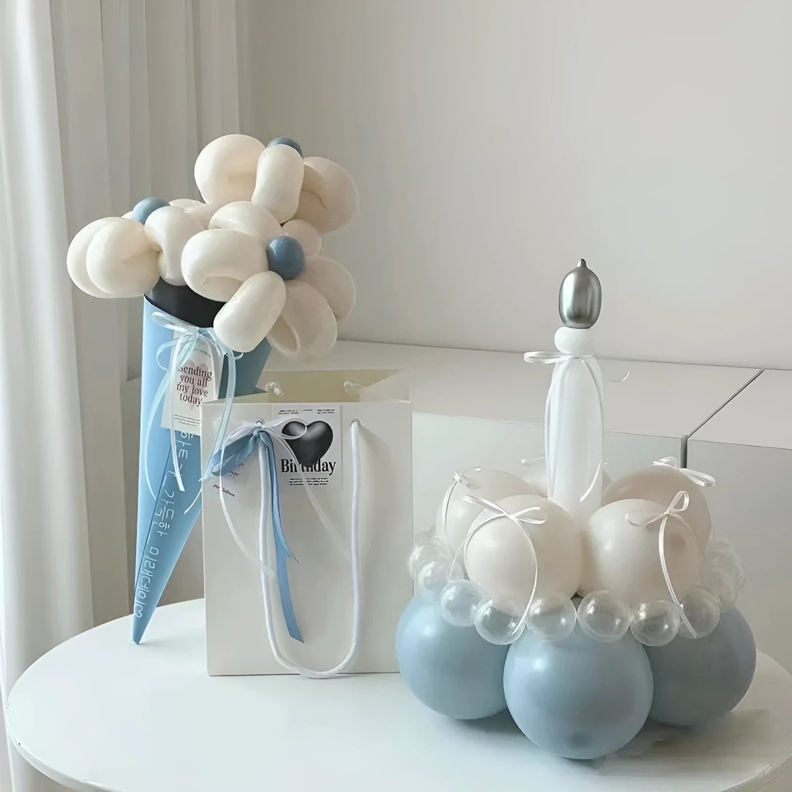 Balloon bouquet DIY decoration set with round shapes for cake centrepieces