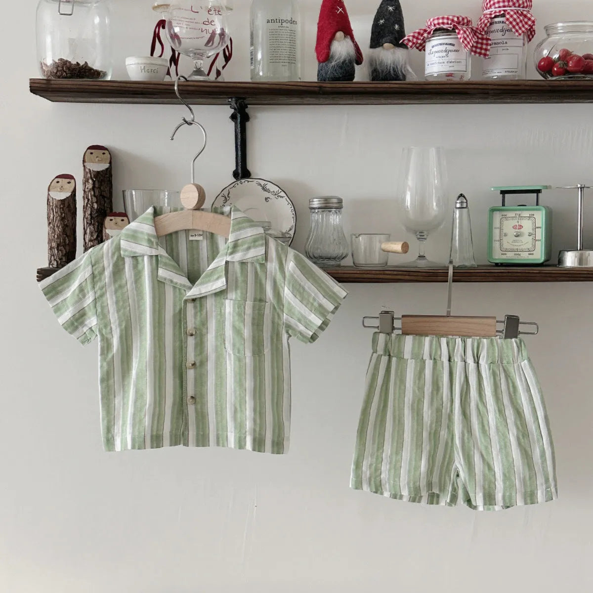 Children's striped cool breathable short-sleeved sports shorts set in olive colour for summer