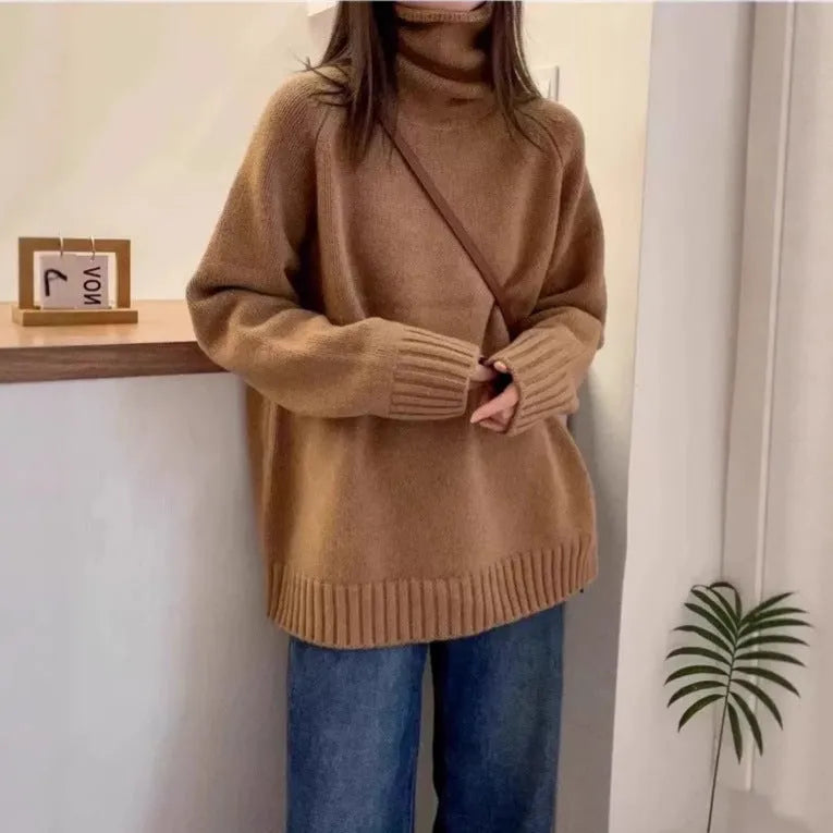 Women's thick turtleneck sweater with curling pile collar in loose fit