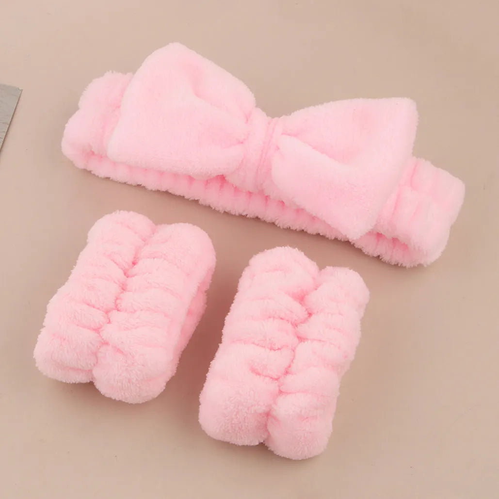 Facial brush set with coral fleece hair band and plastic handle in multiple colour options
