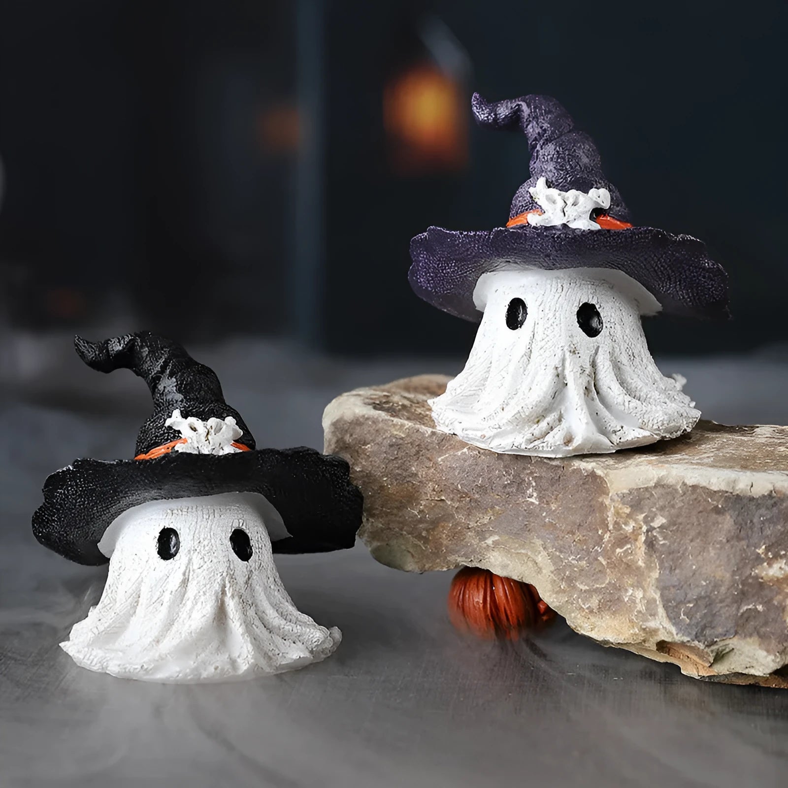 Resin wizard hat ghost ornament for Halloween and Christmas decoration in purple colour