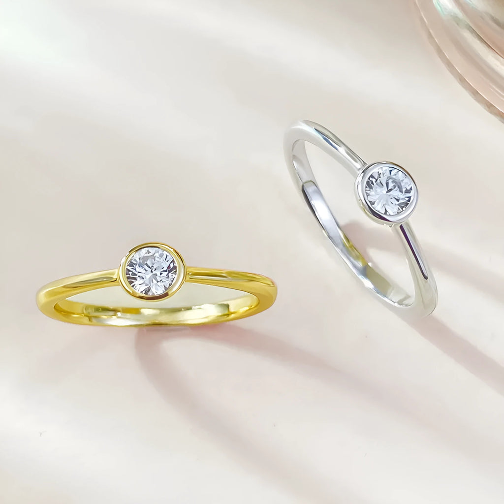 Minimalist crown shaped silver ring with linear elements in Korean Ins style